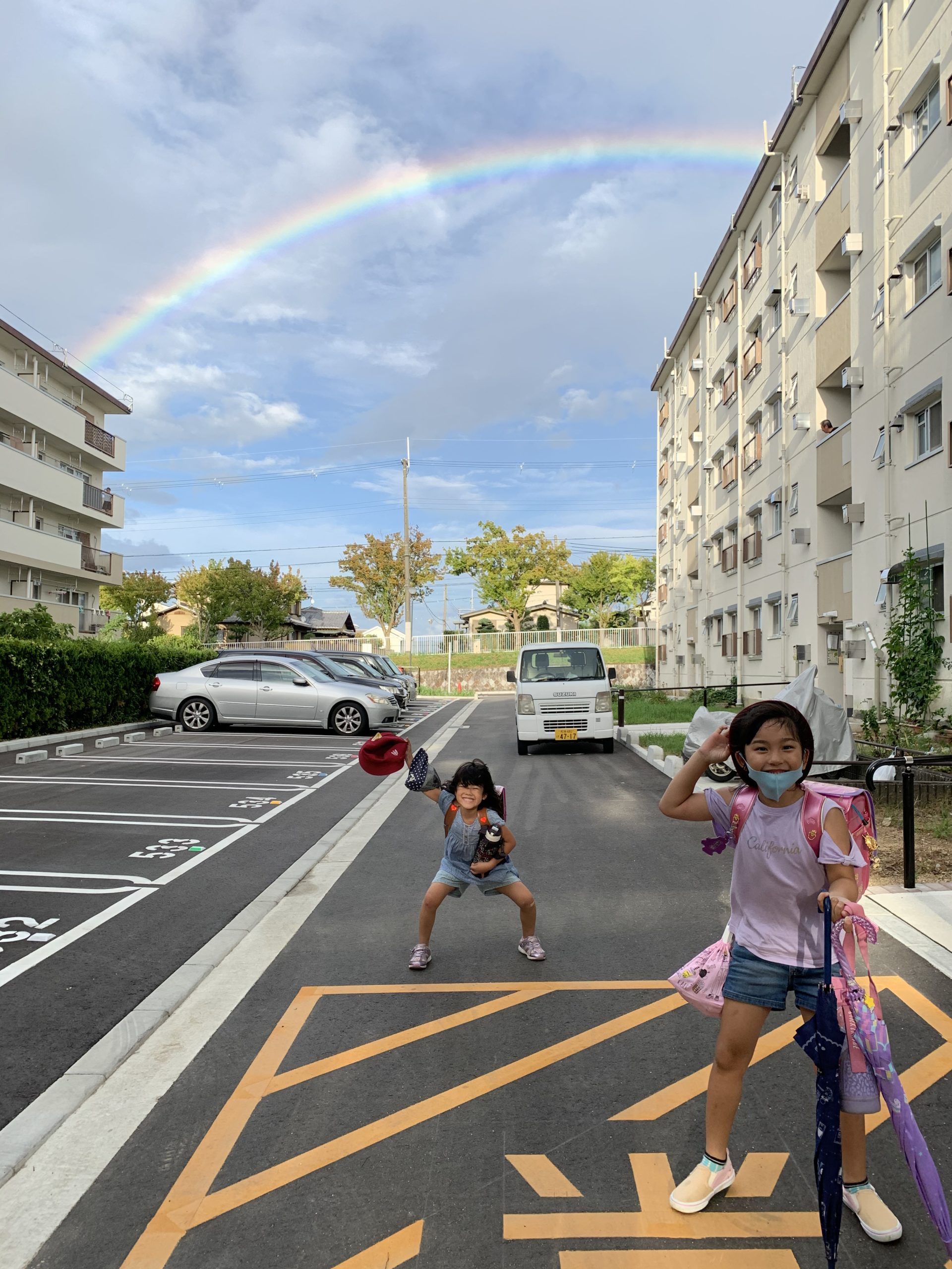 5-①「新一年生と虹」